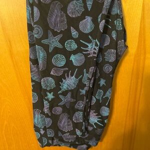 Black Pants with Sea Shell Pattern